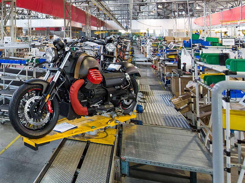 01 moto guzzi open house 2018 visita linea assemblaggio