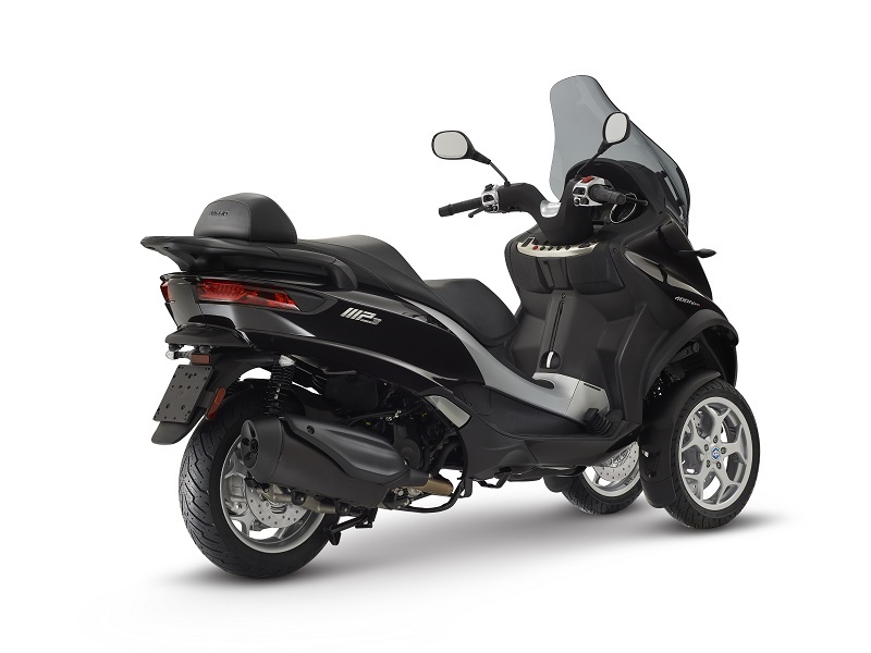 2021 03 piaggio mp3 500 nero lucido 3 4postdx bianco