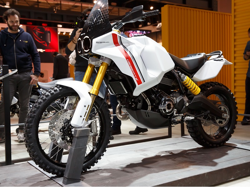 DUCATI SCRAMBLER DESERTX CONCEPT 3 UC104224 Mid