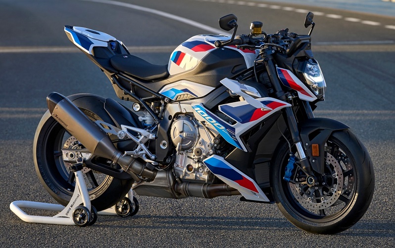 P90481389 lowRes bmw m 1000 r 10 2022