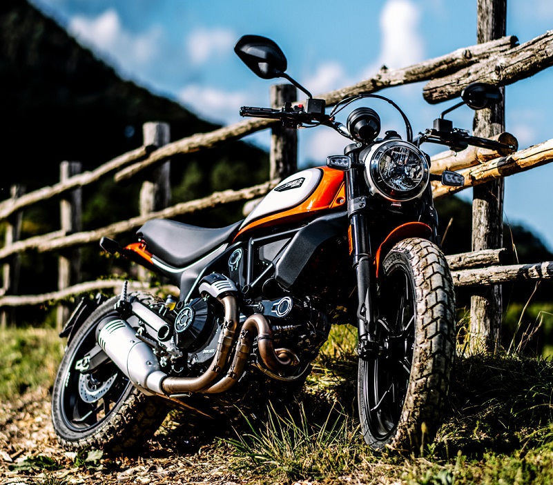 Scrambler Icon Orange MY19 01 Hero Banner 1600x1000