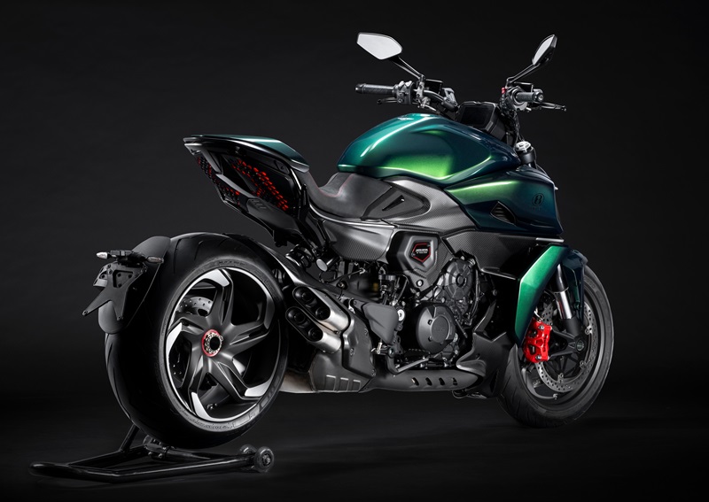 3 MY24 DUCATI DIAVEL FOR BENTLEY 15 UC589329 High