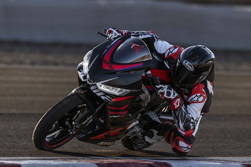Aprilia rs 457 1