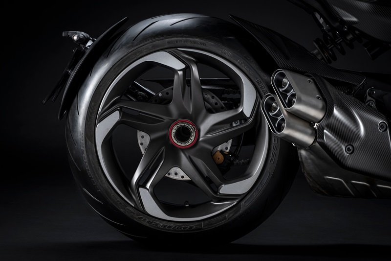 MY24 DUCATI DIAVEL FOR BENTLEY DETAILS 43 UC589400 High