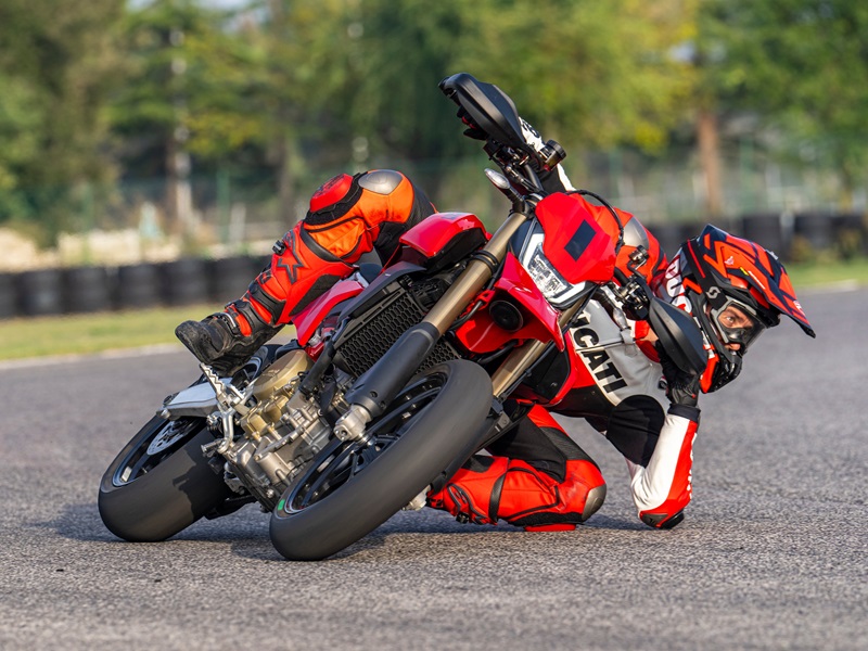 MY24 HYPERMOTARD 698 MONO 05 UC575821 High