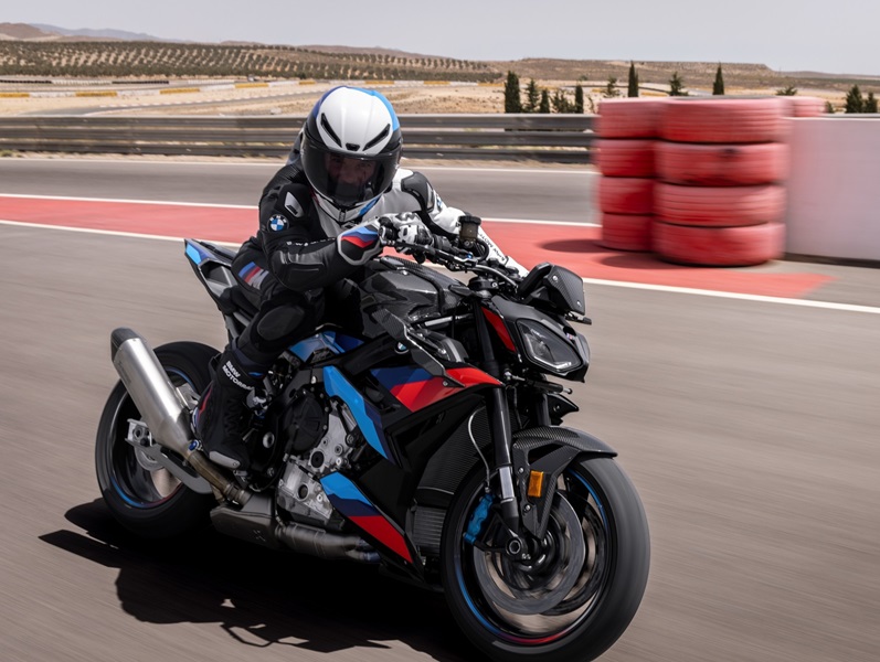 P90572542 lowRes the new bmw m 1000 r
