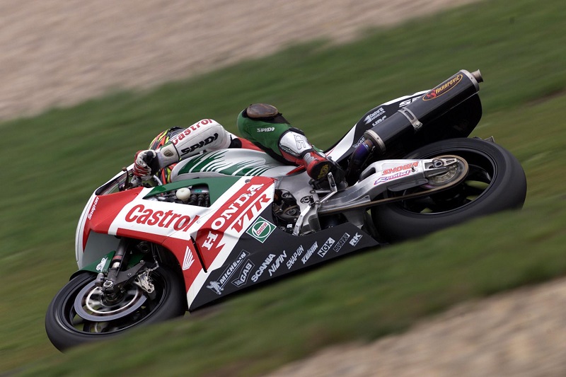 Edwards action Oschersleben WSBK 2000