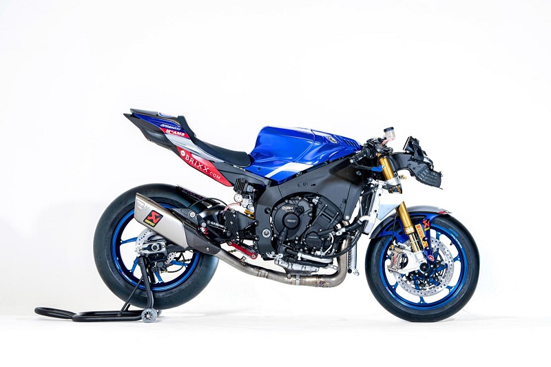 2021 Yamaha YZF R1M TR54 Replica Stripped Bike Right Side DSC 7504 preview