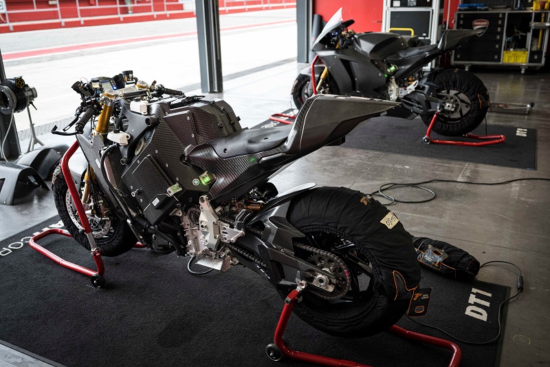 DUCATI MOTOE 40 UC407311 High