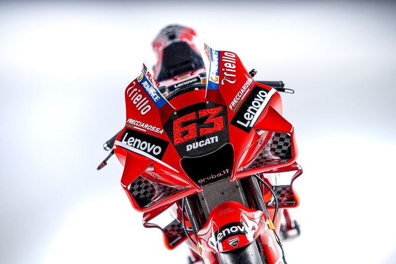 Desmosedici GP Details 2 UC218081 Mid