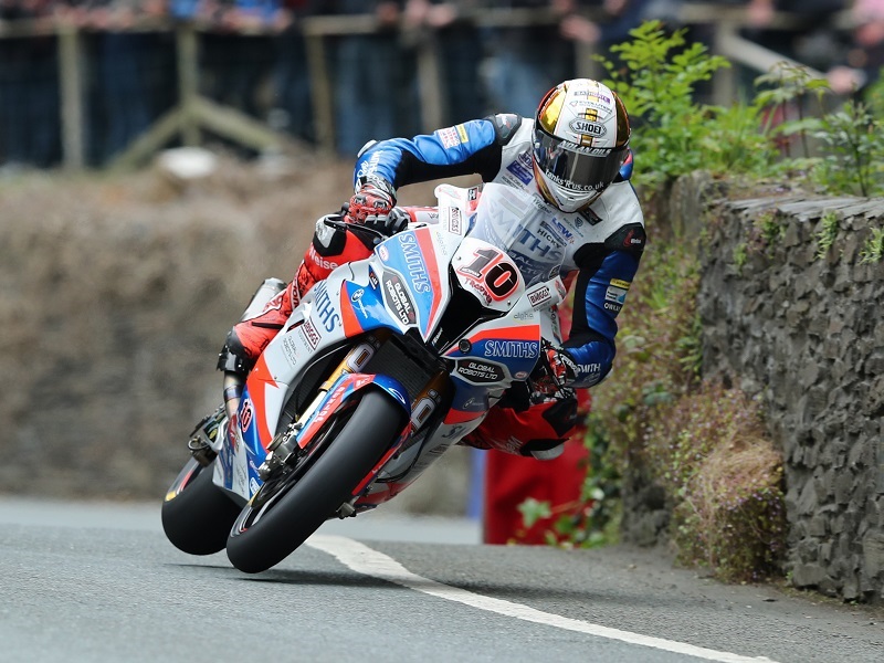 07/06/2019: Peter Hickman (1000 BMW/Smiths Racing BMW) at Union Mills during the Dunlop Senior TT race. PICTURE BY DAVE KNEEN/PACEMAKER PRESS. 