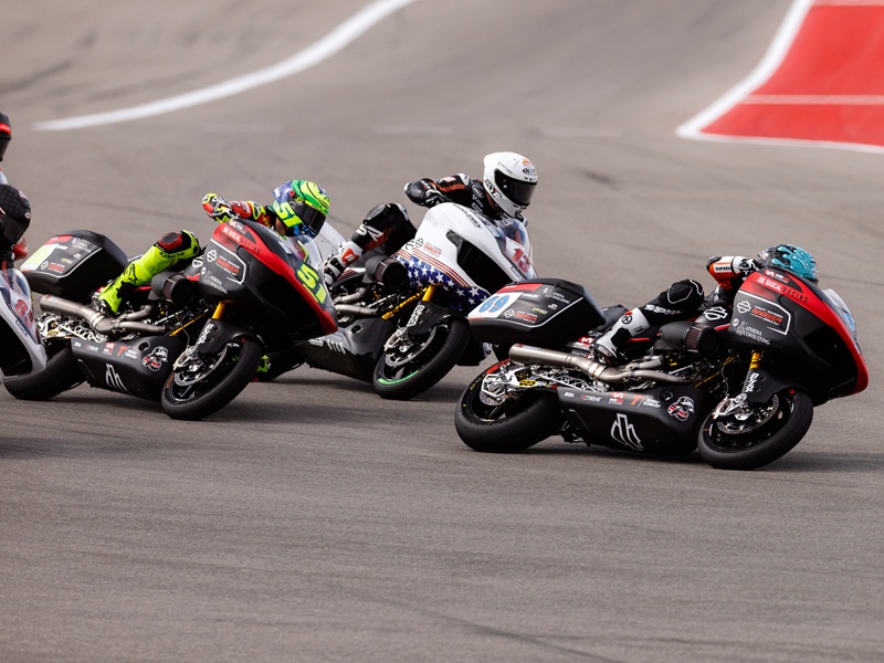 BWC R01 AME Race1 Action 04