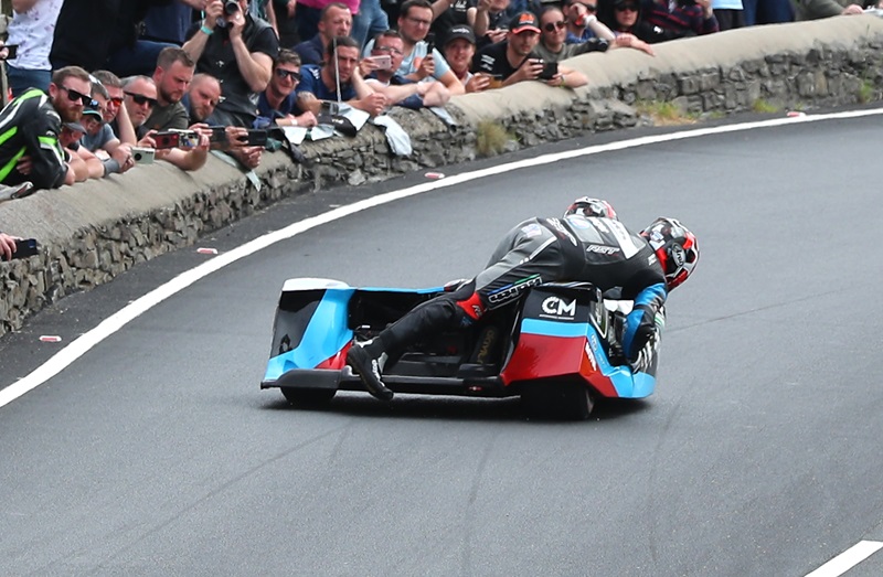 06/06/2022: Ben Birchall/Tom Birchall (600 LCR Honda/Haith Honda) at the Gooseneck during Monday’s Isle of Man 3 Wheeling Media Sidecar TT Race One. PICTURE BY DAVE KNEEN/PACEMAKER PRESS.