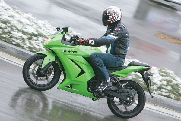 087TM_Kaw_Ninja250R