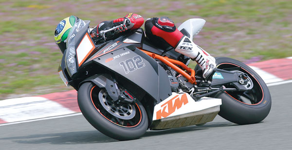 099TM_KTM_1190RC8R