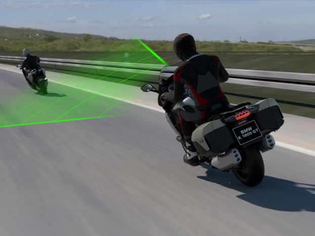 BMW Motorrad uvodi aktivni tempomat