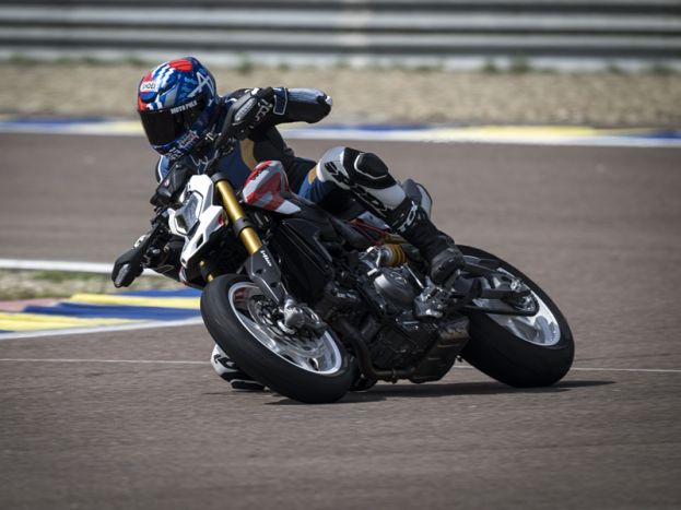 Testirali smo: Ducati Hypermotard V2 SP
