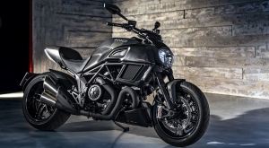 Novitet: Ducati Diavel Carbon za 2016.