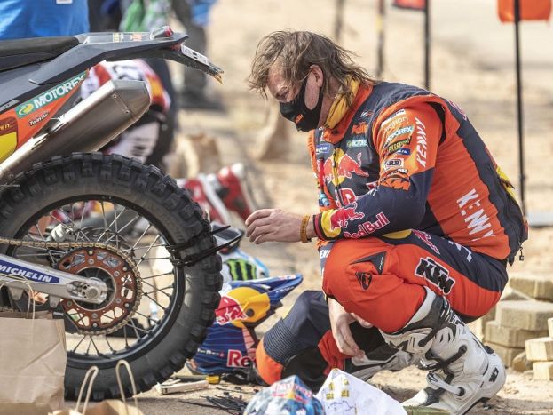 Dakar 2021: Favoriti (ot)padaju