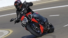 Video test: Ducati Diavel V4
