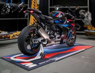 Malo lakši, malo teži? BMW M 1000 RR za 2027.